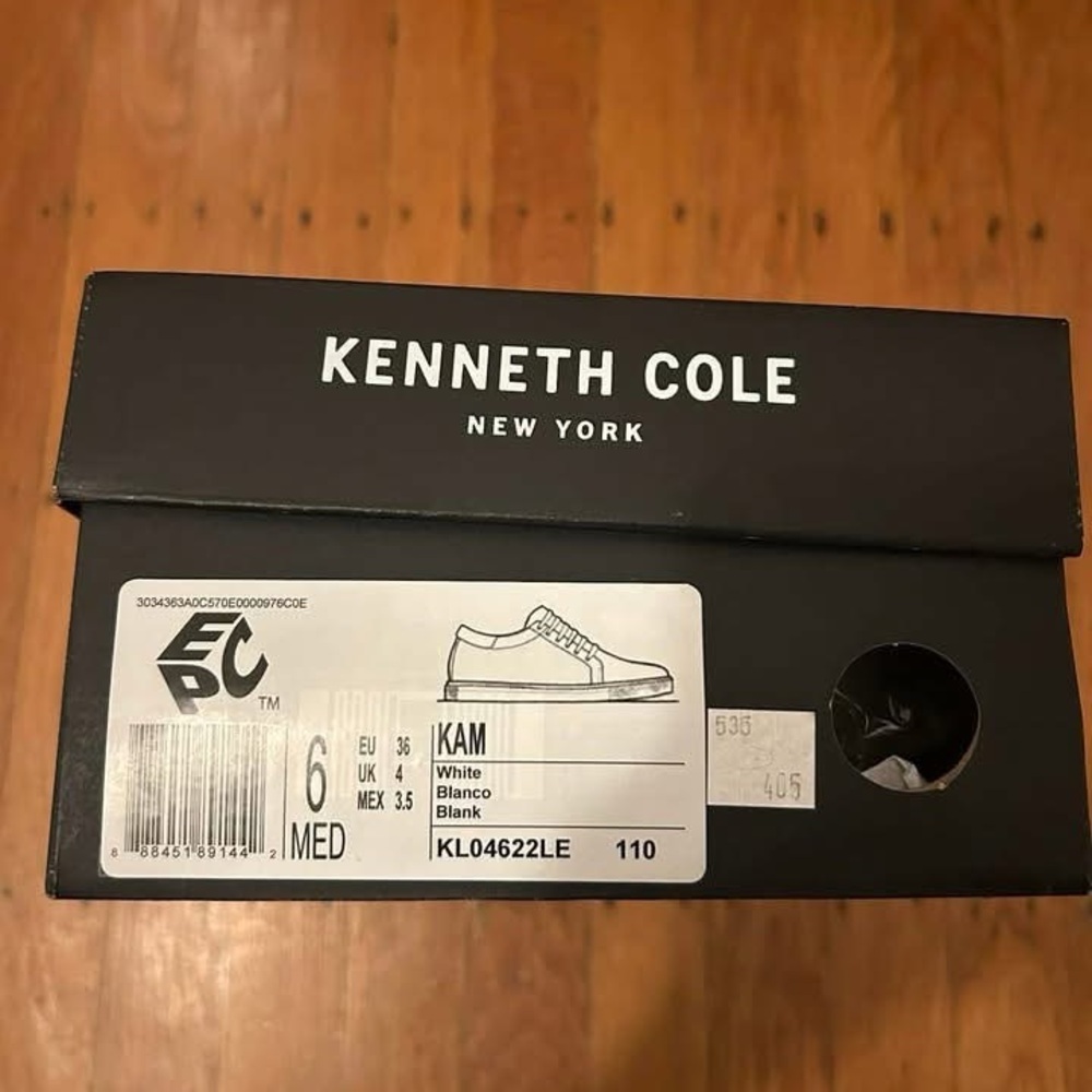 NEW Kenneth Cole White Leather Sneakers